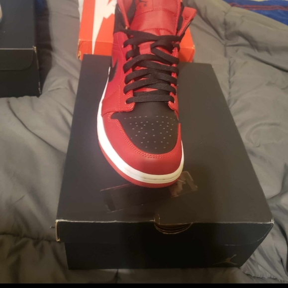 Jordan 1 - Picture 7 of 10